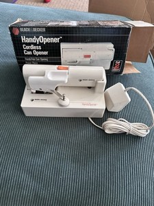 Vintage Black & Decker Handy Opener Cordless Can Opener White KEC160 Space Maker