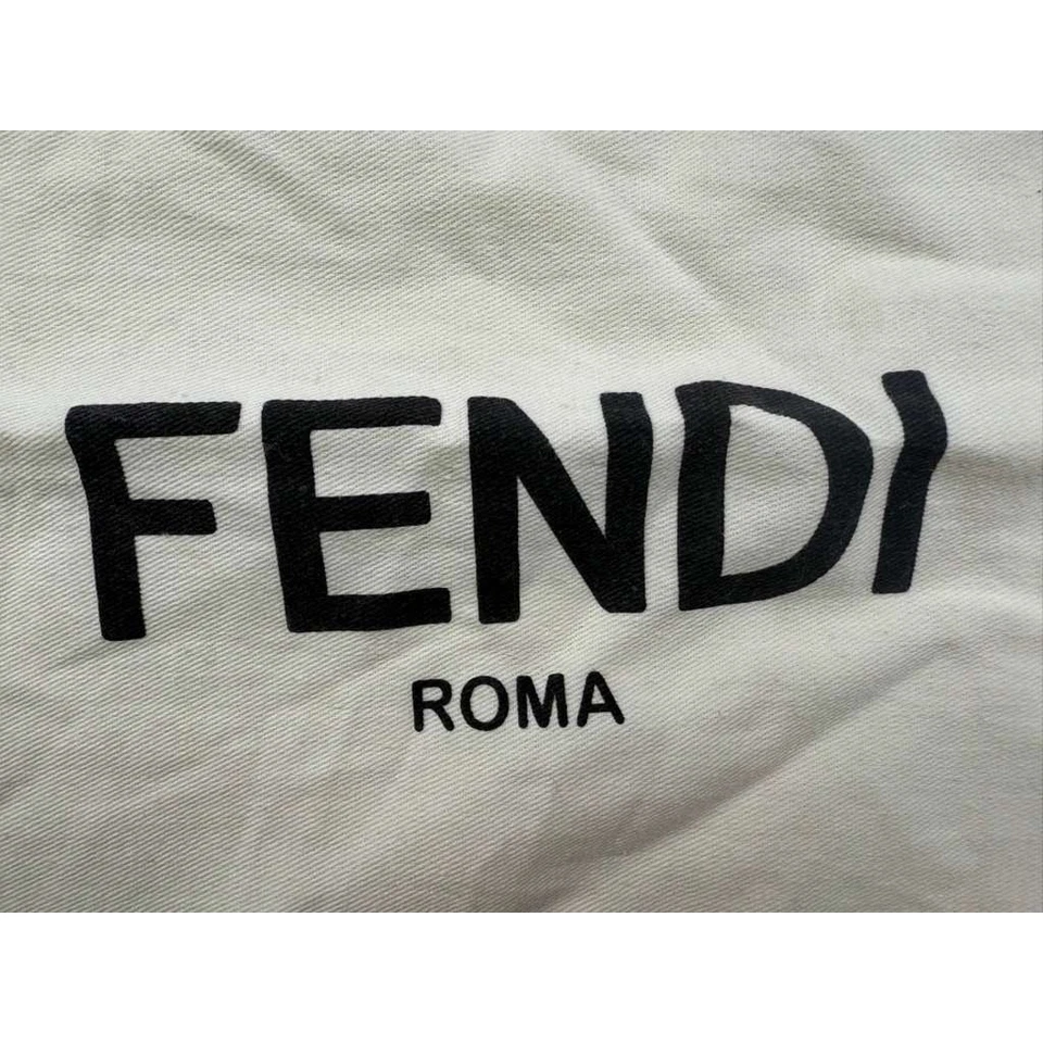 Fendi Roma Bolso para el Polvo Mujer Blanco Logo Estampado Cordón Cierre Bolsa Accesorio Foto 3 de 4