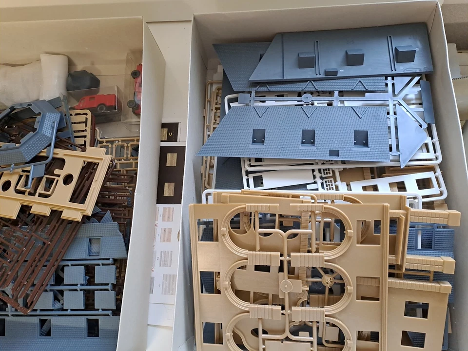 Faller H0 B-900 Hauptfeuerwache Mannheim Fahrzeuge Sirene Exclusiv Mod. 1987 HO - Bild 4 von 4