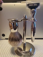 Art Of Shaving Mac 3 Nickel Set. Razor , Brush & Stand