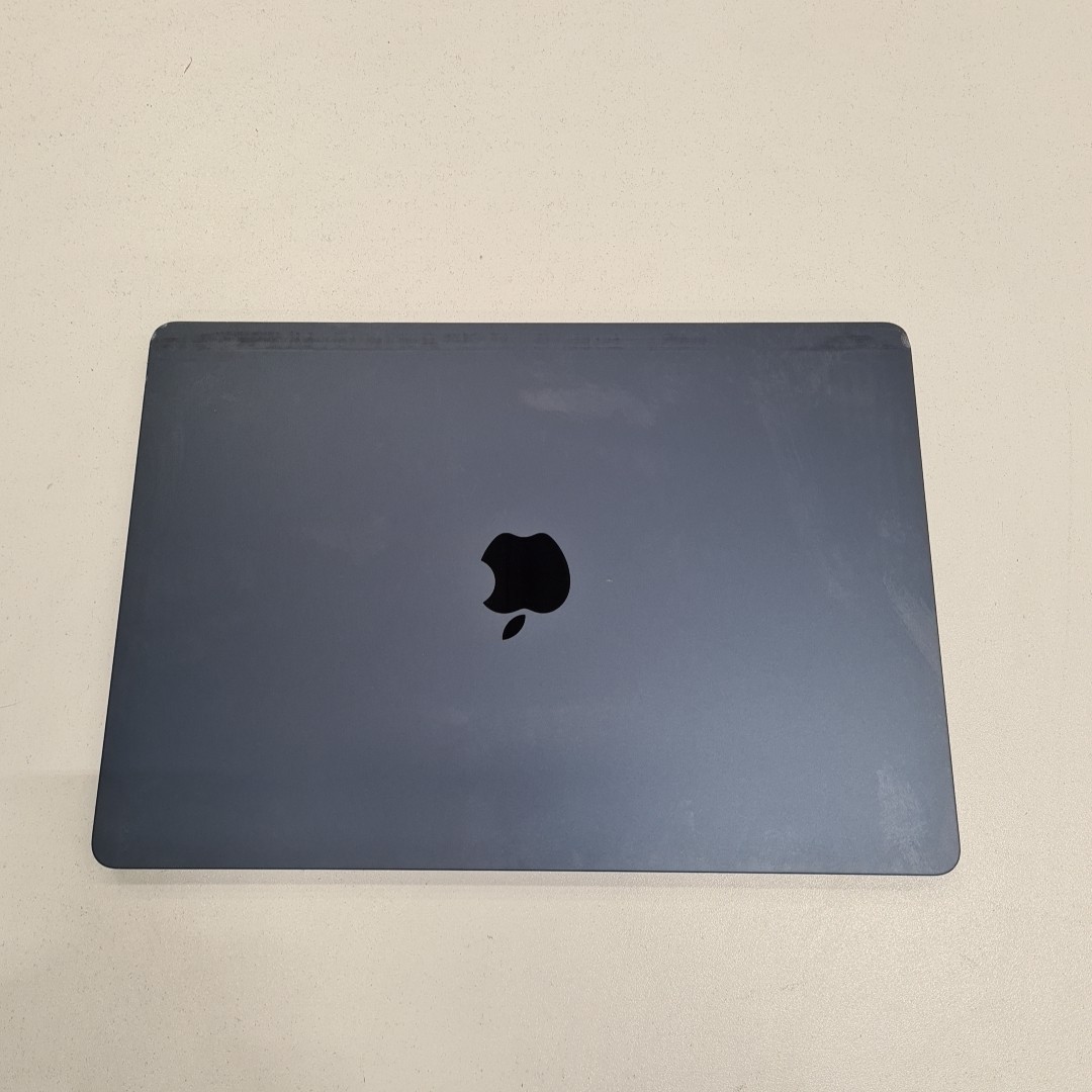 Apple MacBook Air M2, 2022 13.6" - 8GB/512GB SSD - Midnight *FAIR*