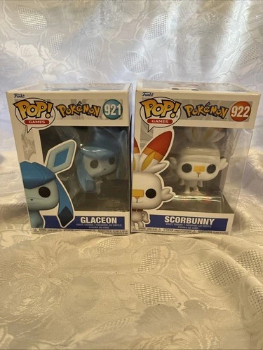 Funko Pop! Pokemon - Scorbunny Pop Vinyl #922  & Glaceon #922