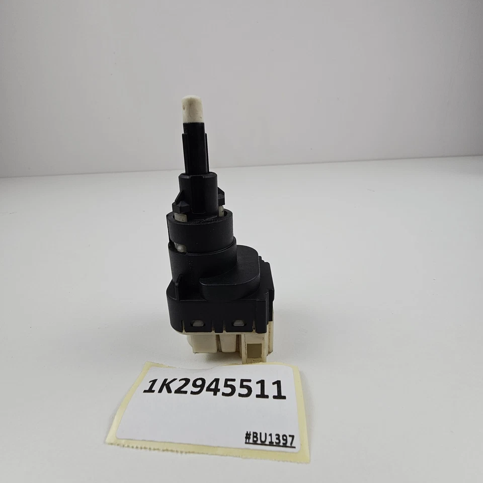 2003-2012 Volkswagen Bora Brake Light Switch 1K2945511 - Image 3 of 4