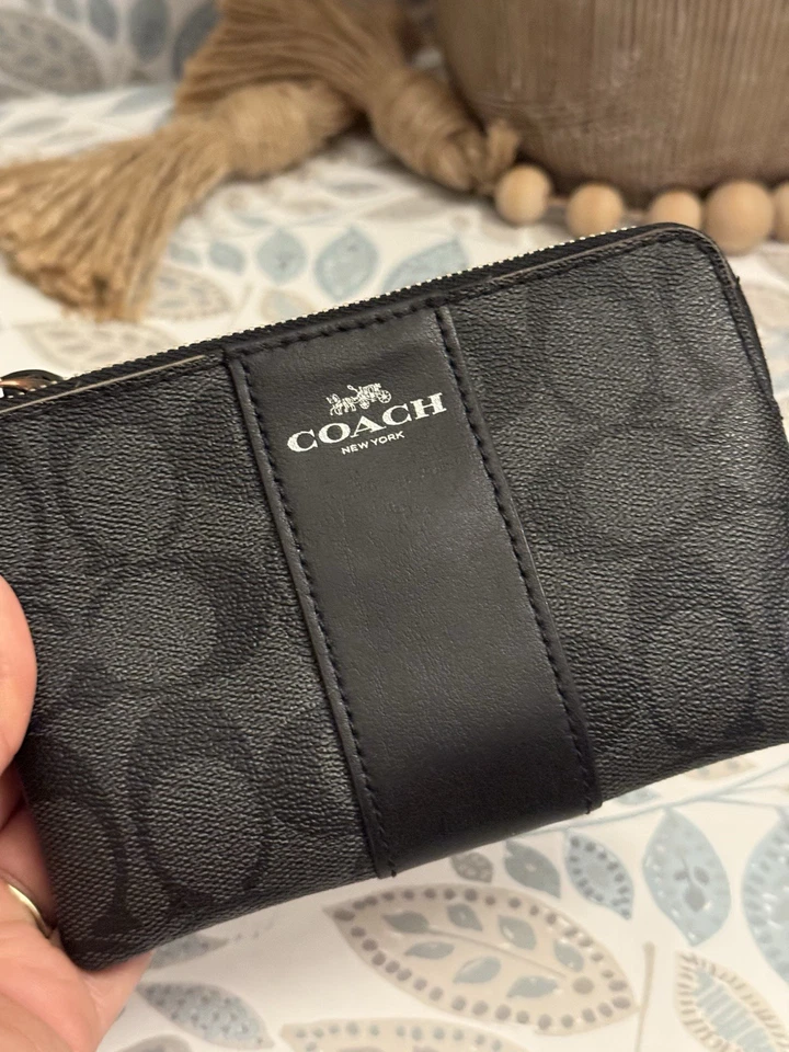 Cartera Muñequera Coach Marrón/Negro Firma PVC Cuero Esquina Cremallera F58035 Foto 4 de 4