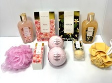 Spa Luxetique Gift Set Rose Vanilla Bath Bombs Bubble Bath Massage Oil, New