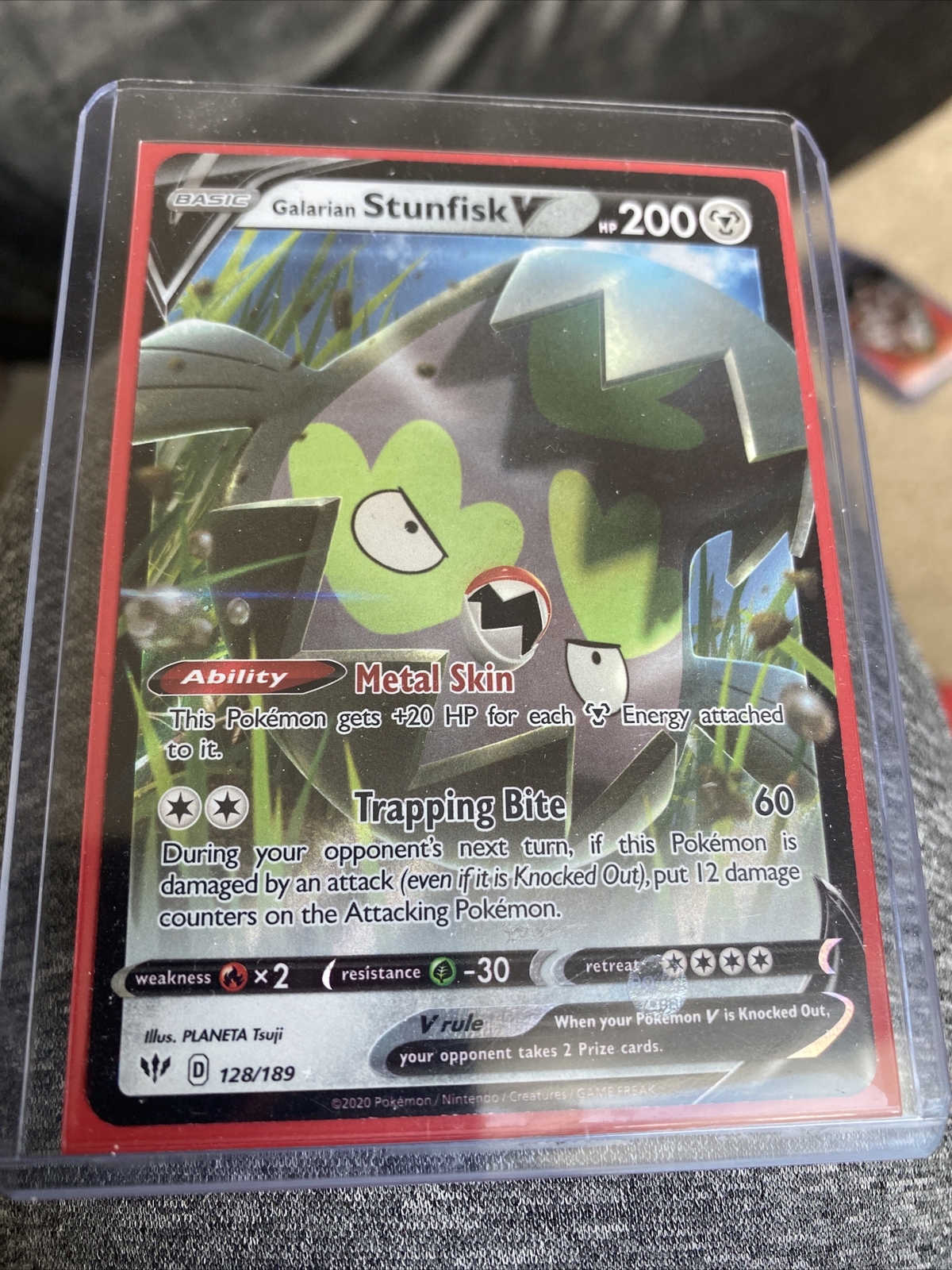 Galarian Stunfisk V 128/189 Holo Ultra Rare Darkness Ablaze Pokemon Card NM