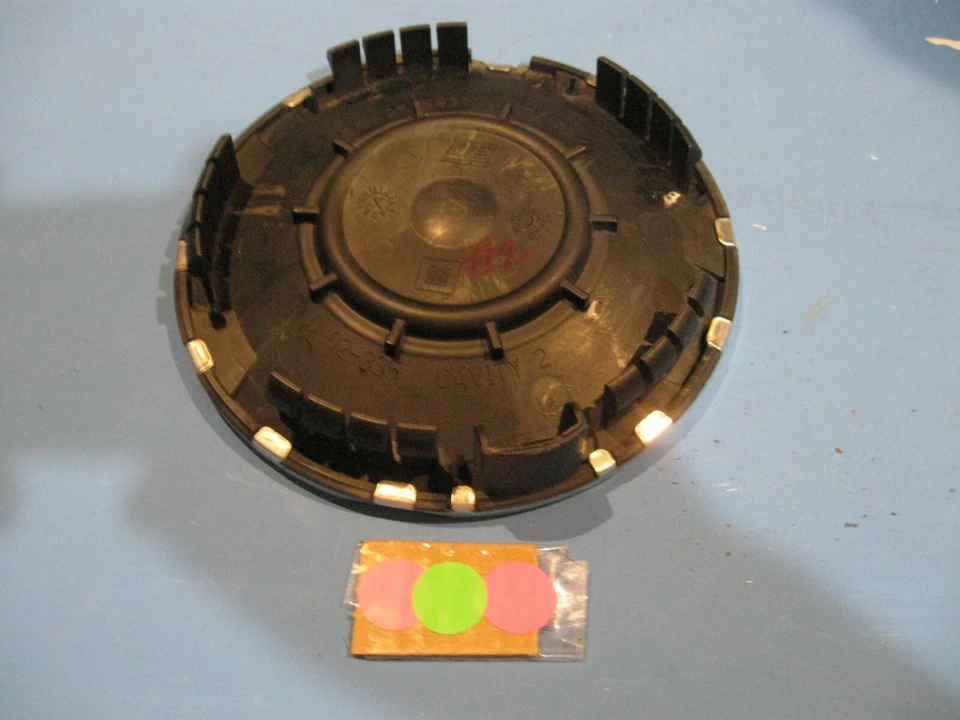 2004 2005 2006 2007 2008 2009 2010 2011 CADILLAC XLR CTS STS WHEEL CENTER CAP  - Image 2 of 2