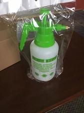 1.0 Liter (2.3 Pints) Pressure Sprayer 