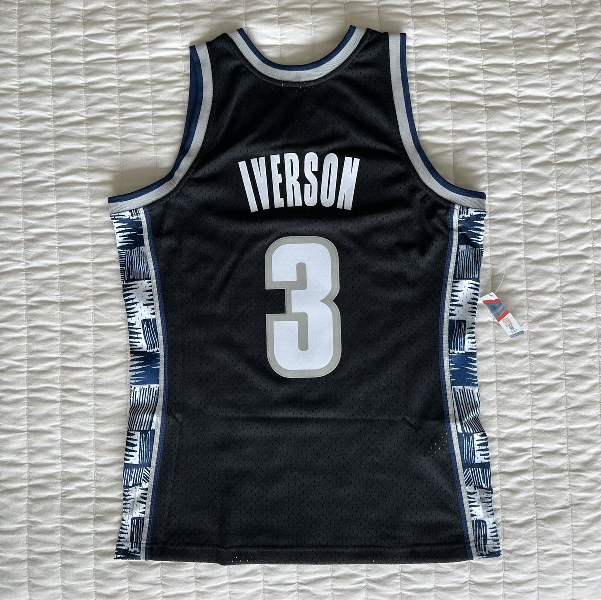 【当店一番人気】 Mitchell 95' Georgetown Iverson Allen And Jersey NCAA Ness 記念ユニフォーム