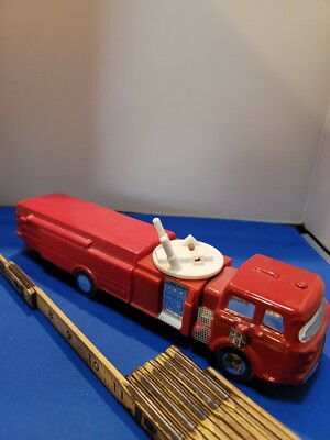 Vintage Avon Fire Truck The Red Sentinel Deep Woods Aftershave Pre-owned 