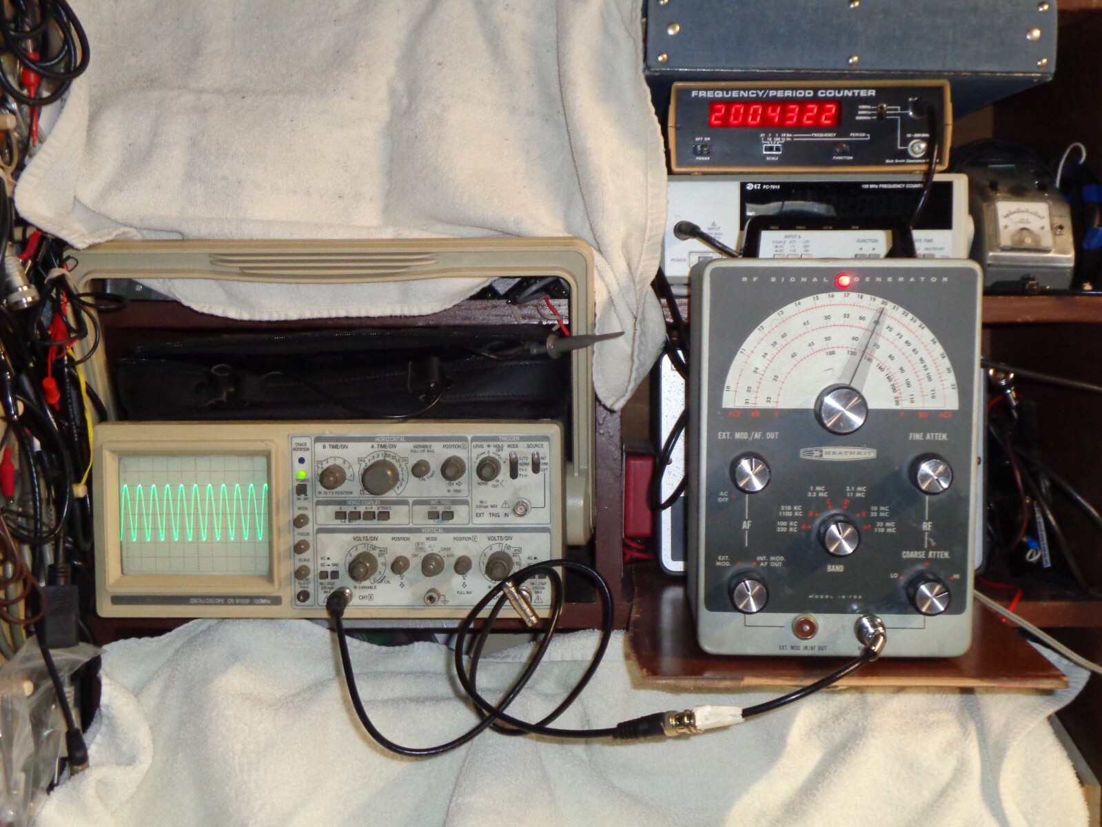 Heathkit IG102 RF Signal Generator, fully working, calibrated and with
