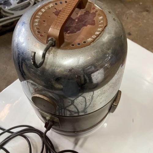 Rainbow d2 Vintage Vacuum Cleaner For Parts, Turns On and has suction - Picture 12 of 18