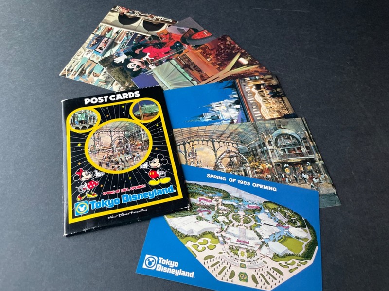 Vintage 1981 Tokyo Disneyland pre-opening preview center postcard album
