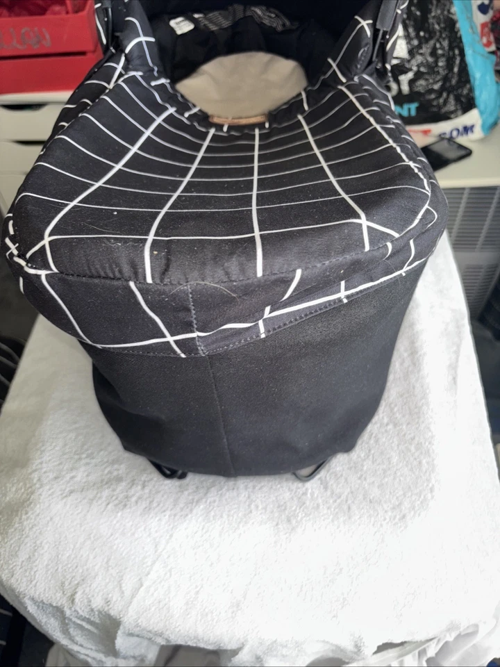 Mountain Buggy Duet V3 2017 Model Carry Cot and Sling Herringbone no rain cover - Image 3 of 4