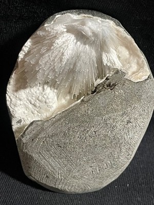 Scolecite blow spery W/  bleads on mm quartz in geode formation