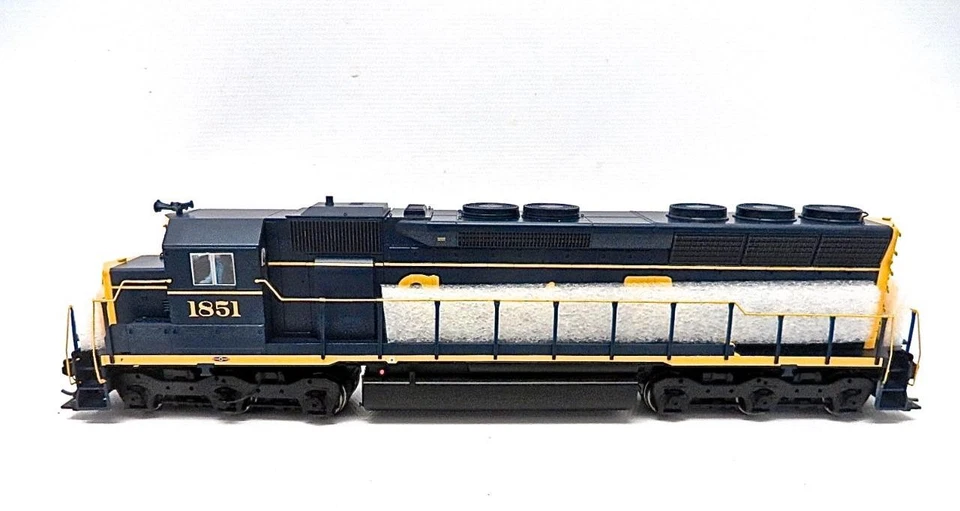 Walthers 920-41068 HO Santa Fe EMD SD45 with Sound & DCC #1851 - Image 4 of 4