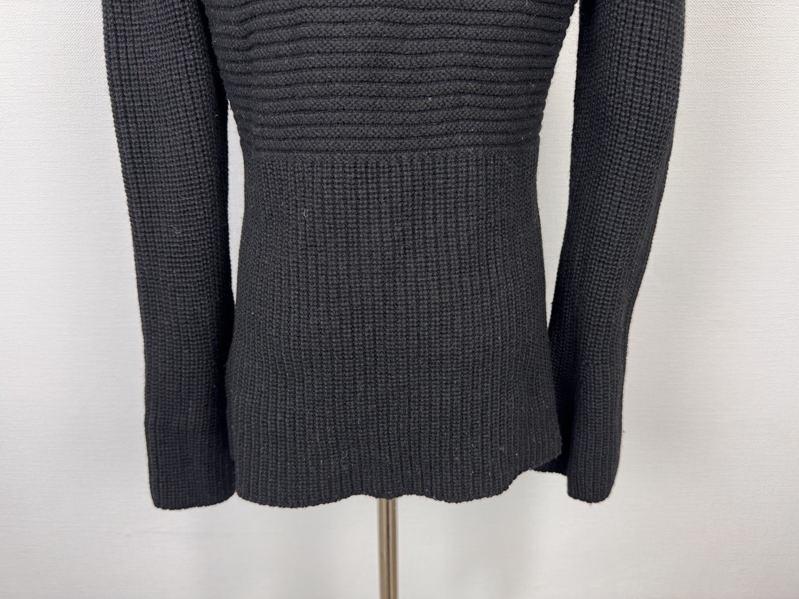 ESCADA Black 100% Virgin Wool Solid High Neck Kni… - image 12