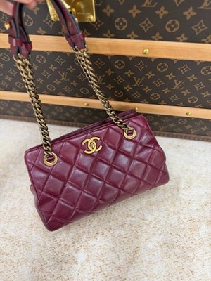 Chanel Pre-Owned Authentic Luxury Handbag Burgundy Free Tracked Shipping