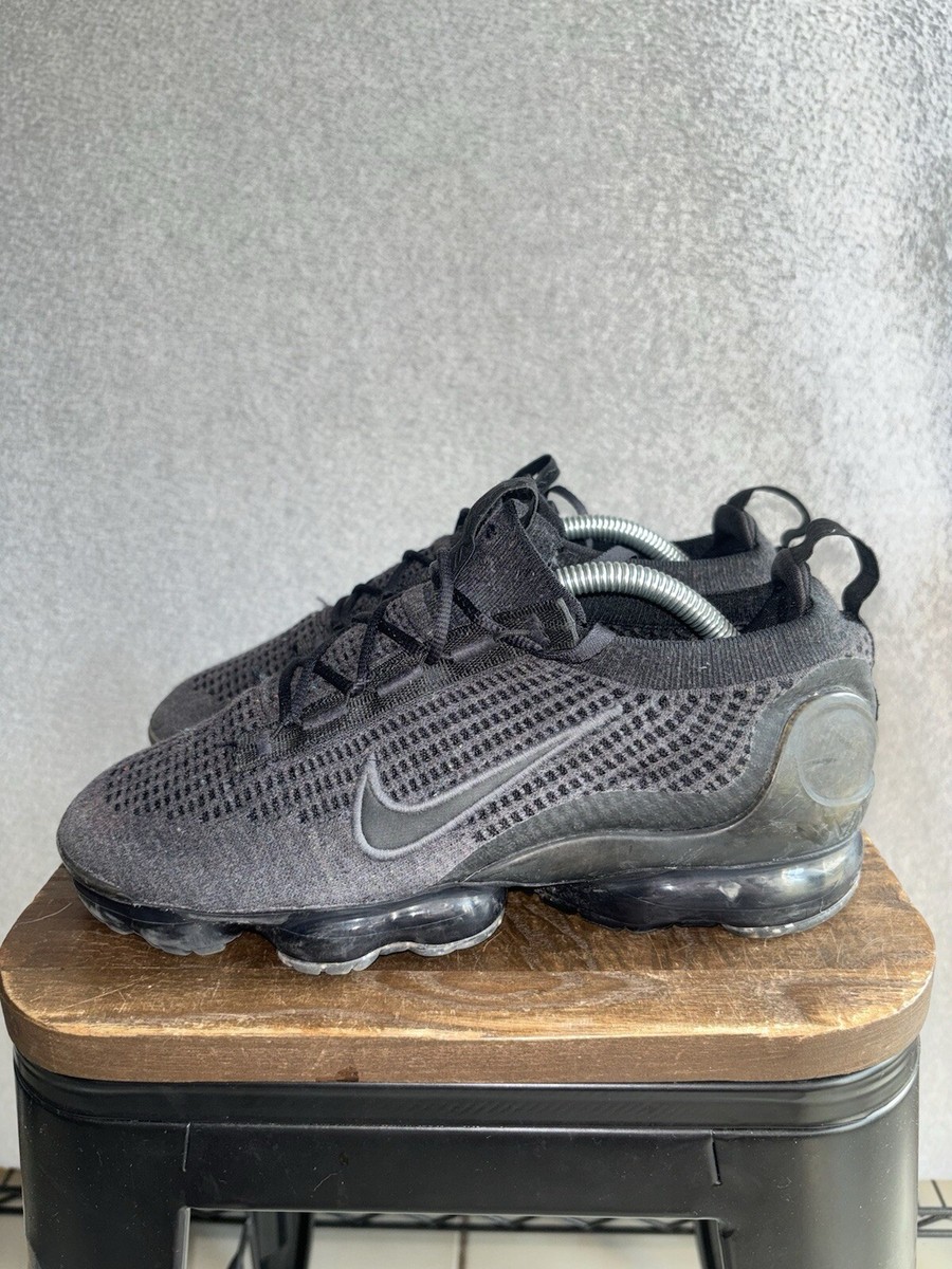 vapormax flyknit 2021 triple black