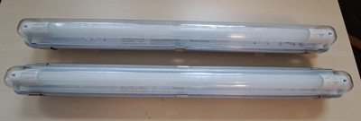 2 x LED Wannenleuchte - T8, 10W, 4000K. 900lm, 60cm - Fast wie Neu