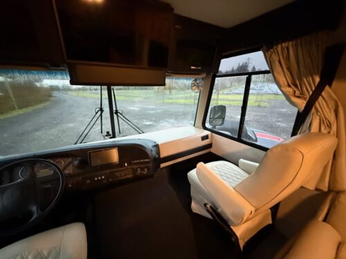 American RV Motorhome - Picture 16 of 23
