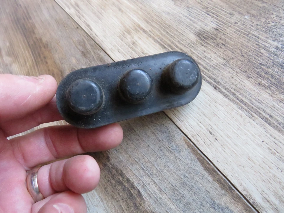 Kawasaki OEM S1 S2 S3 H1 H2 Spark Plug Holder Caddy base only OM61 - Image 4 of 4