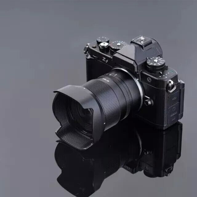 Objectif autofocus plein format 75 mm F2 compatible avec Sony E-Mount