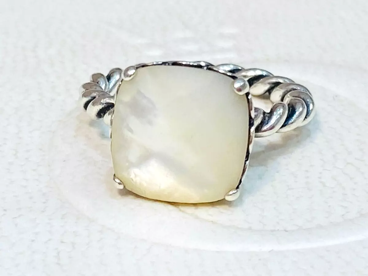 Mother of pearl 2024 pandora ring discontinued