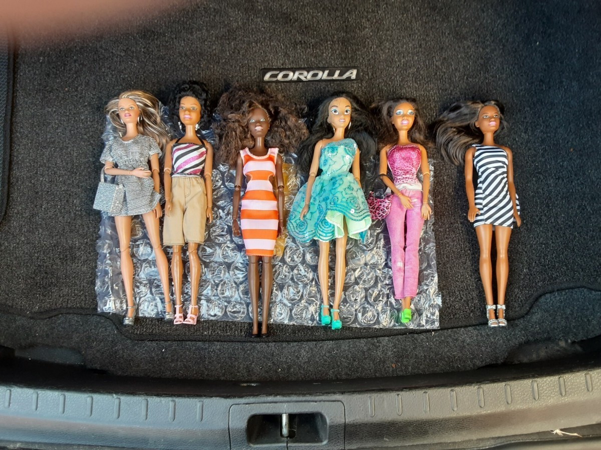 1/6 Scale Set Of Barbie Dolls Multi Ethnic