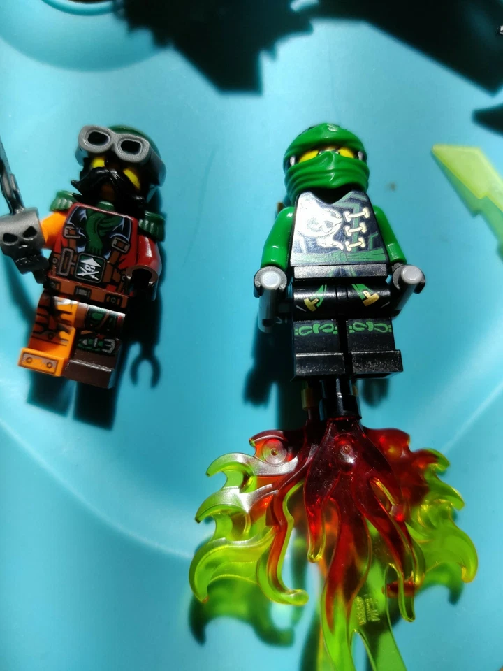 Lego NINJAGO N° 70601 Le Requin Du Ciel . Complet avec boite et notice. - Photo 4/4