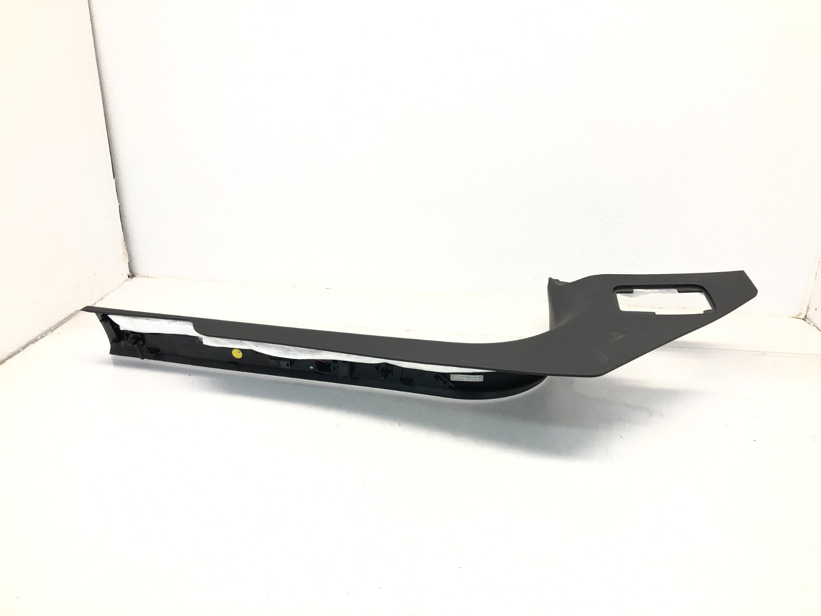 2017-2022 MASERATI LEVANTE LEFT DRIVER FRONT DOOR SILL SCUFF PLATE TRIM OEM