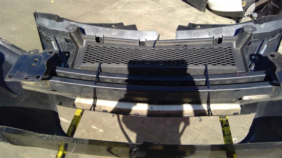 FRONT BUMPER Volkswagen Routan 09 10 11 12 13 14 Gray 1413657 Foto 2 de 4