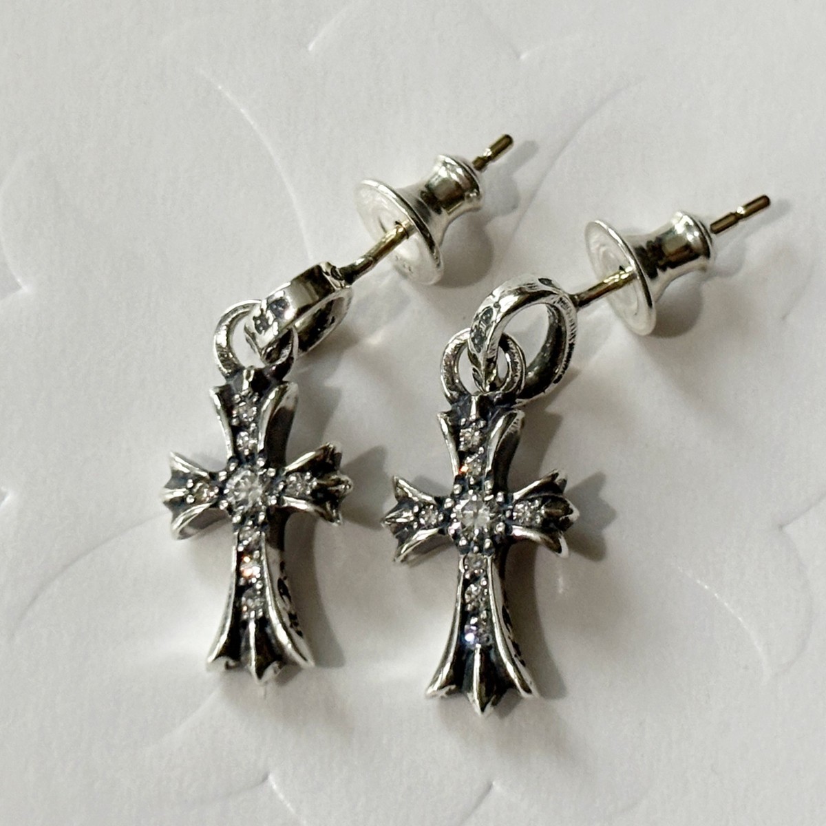 Chrome Hearts Baby Fat Cross With Pave Diamonds Earring (SINGLE