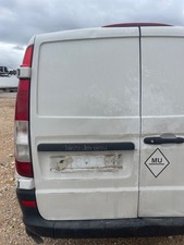 T&Uuml;R HINTEN LINKS MERCEDES VITO CAJA CERRADA 109 CDI COMPACTO 639.601 1170909