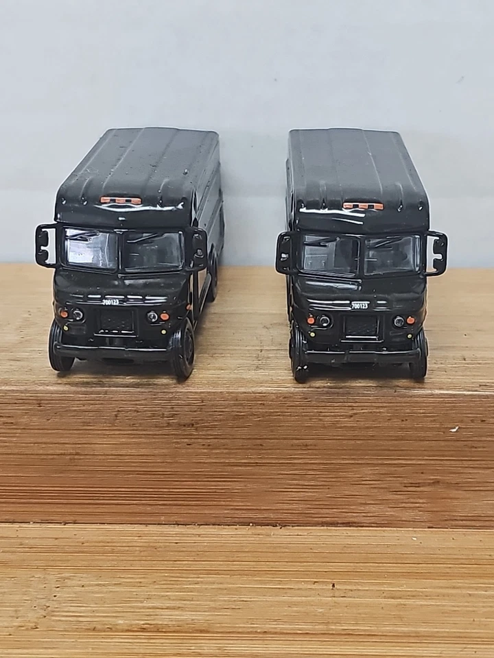 2 Norscot  UPS P80 Delivery Truck Diecast Model #58008 HO SCALE 1/87  - Image 3 of 4