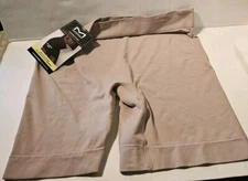 Maidenform Size Large Seamless Smoothing Shorts Nude Stretch Pullon