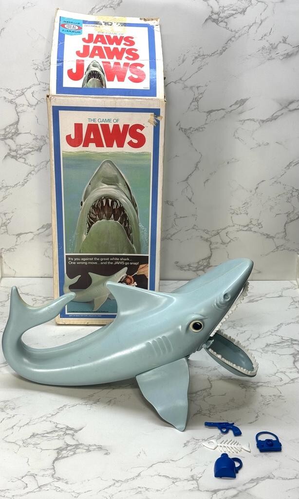 The Game of Jaws Vintage 1975 Ideal Game w/ Original Box 4 The Game of Jaws Vintage 1975 Ideal Game w/ Original Box 4