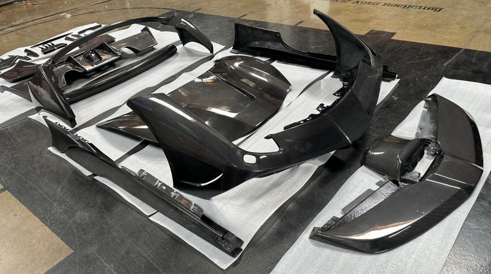 Ferrari 488 Coupe, MISHA Carbon Fiber Body Upgrade Kit, New