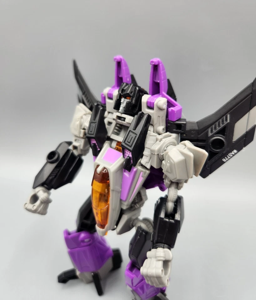 Transformers Generations War For Cybertron WFC Deluxe Class Skywarp 2012 - Imagem 3 de 4