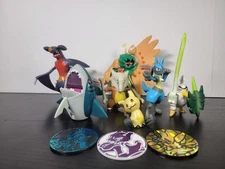 Lot x7 Pokemon WCT Figures + 3 Coins 