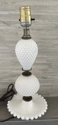 Vintage Milk Glass Hobnail Table Lamp From Underwriters Laboratories 15”