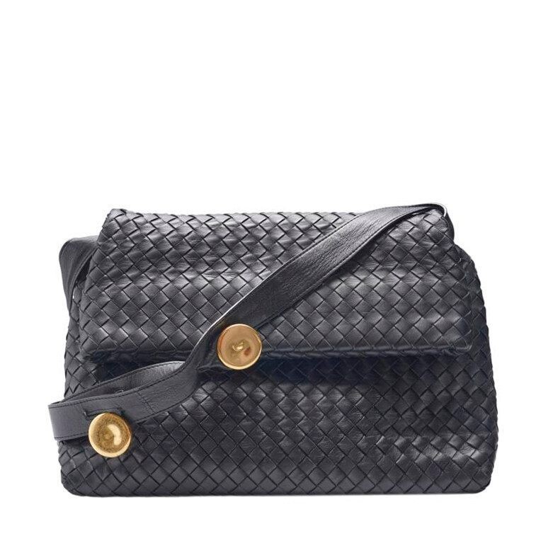 【Bottega Veneta】Intrecciato ショルダーバッグ Bottega Veneta Black Intrecciato BV Fold Large Crossbody Bag