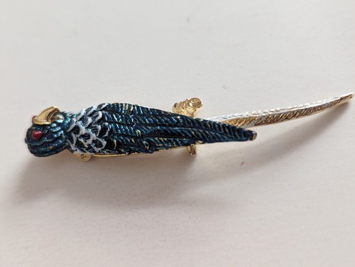 2.75" Gold Tone Hand Painted Gerry's Signed Parrot Bird Brooch Jewelry Pin - Picture 5 of 8