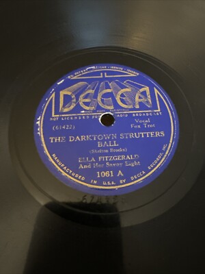Decca 78 RPM Ella Fitzgerald - Darktown Strutters Ball 1061 V+