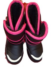 Winter boots Girls Black/Pink Sticky Strap Closure Puffy Boots Sz 9 Girls EUC