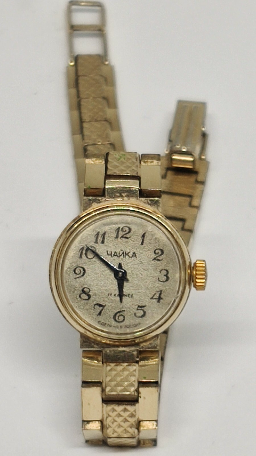 Mechanical female Soviet watch "Chayka" USSR vintage retro seagull.