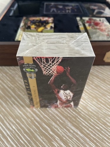 1992 Classic Draft Picks Four Sport Gold Box Set with SHAQ AUTO factory sealed. - Picture 7 of 8