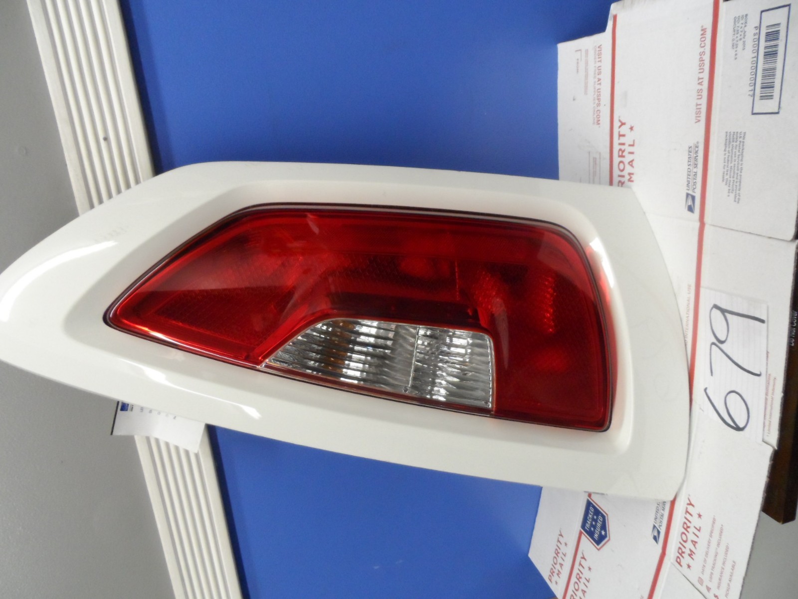 12 13 Kia Soul PASSENGER Side tail light Used rear Lamp #679