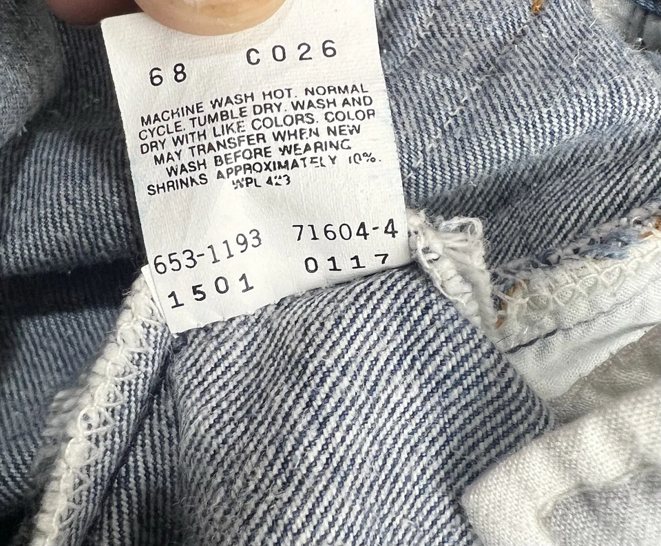 Vintage 90s Levis 501XX Blue Denim Button Fly Jeans Mens Sz 32x38 Made In USA - Image 4 of 4