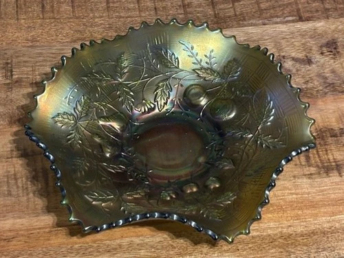 VINTAGE NORTHWOOD GREEN CARNIVAL GLASS THREE FRUITS & BASKETWEAVE BOWL 7 3/4"